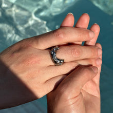 Load image into Gallery viewer, Horseshoe Drops Ring
