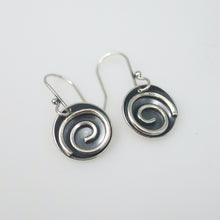 Load image into Gallery viewer, Swirl Earrings
