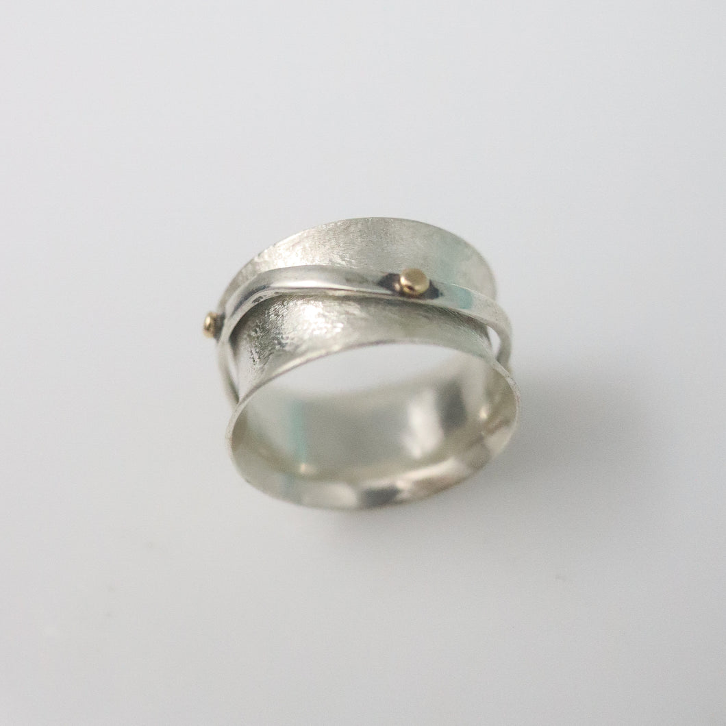 Wave Spinner Ring