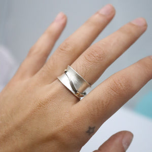 Wave Spinner Ring