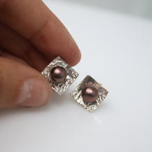 Load image into Gallery viewer, Mauve Pearl Studs
