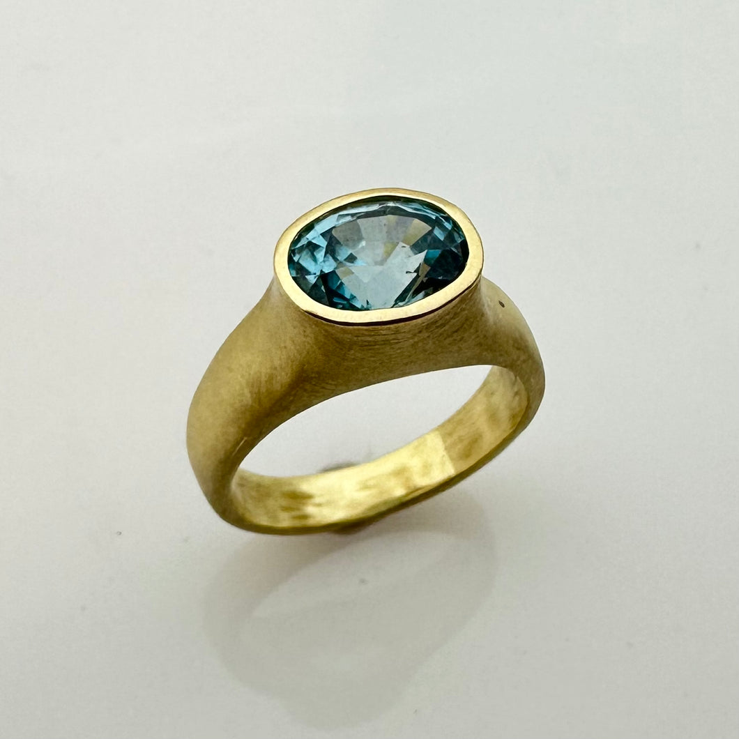 Blue Zircon ring 18k