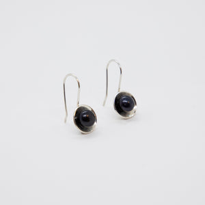 SMALL CUP EARRINGS WITH FRESHWATER PEARLS