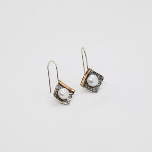 SMALL SQUARE EARRINGS WITH 14KGF AND PEARLS