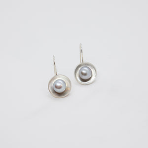 CUP EARRINGS WITH PEARLS