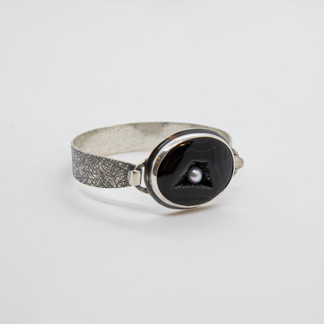 STERLING BLACK DRUZY AND PEARL BRACELET